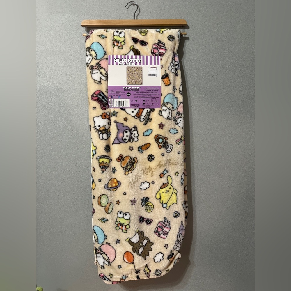 Hello Kitty and Friends Cloud Throw Blanket